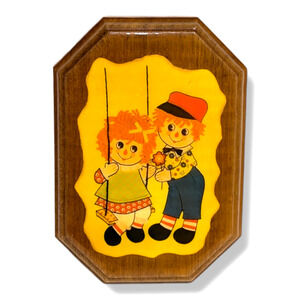 Vintage Raggedy Ann & Andy Decoupage Lacquer Wood Wall Hanging Plaque